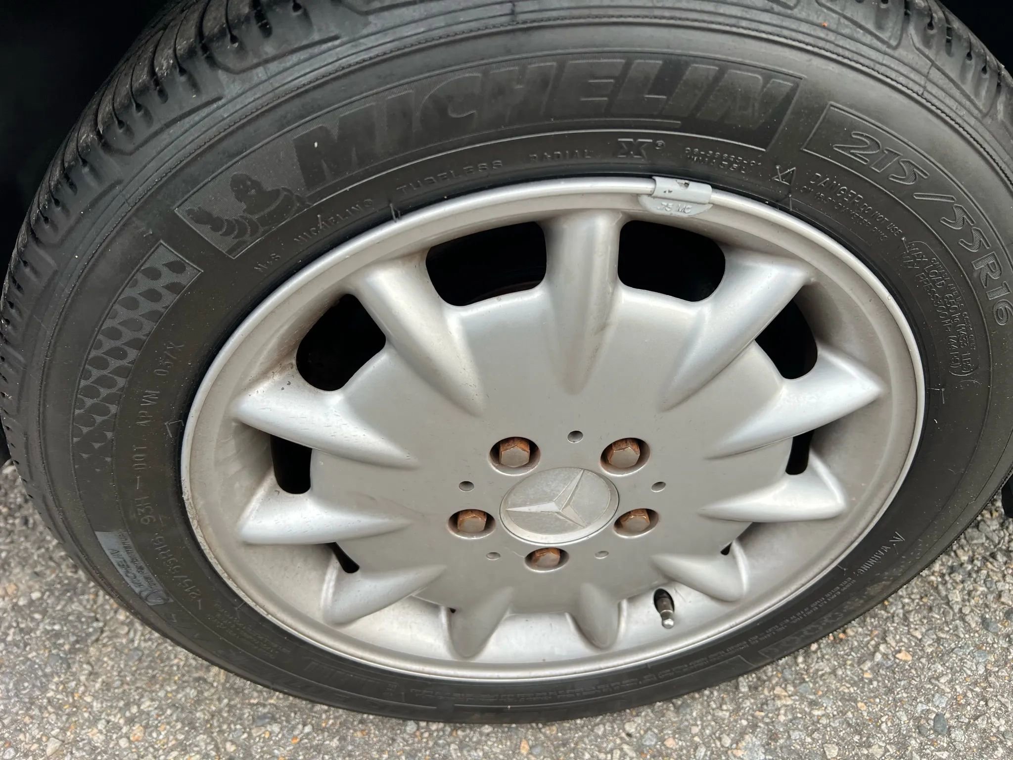 Used 2000 Mercedes-Benz E 320 Sedan image 30