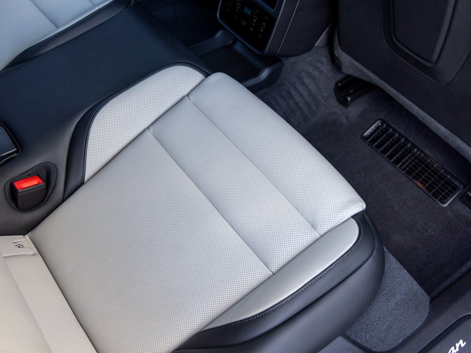 Certified 2025 Porsche Taycan GTS image 50