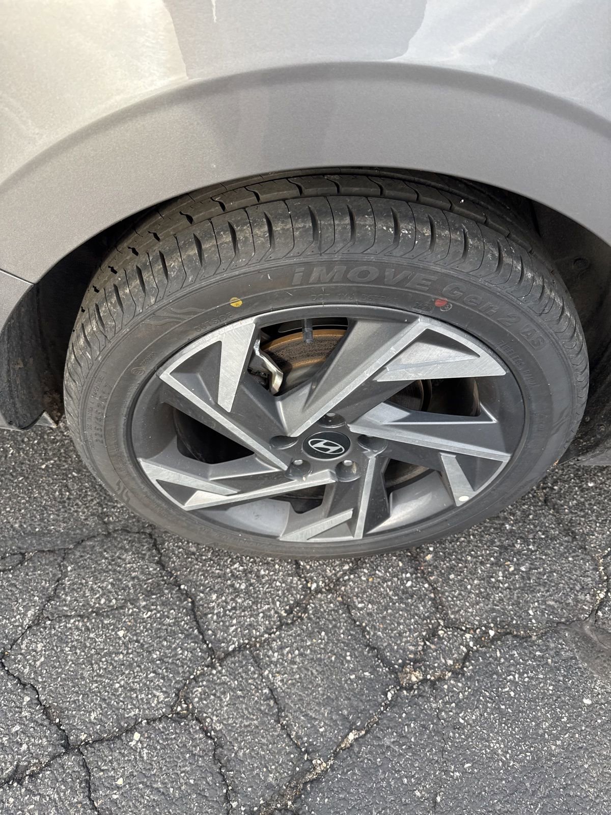 Used 2024 Hyundai Elantra Limited image 18