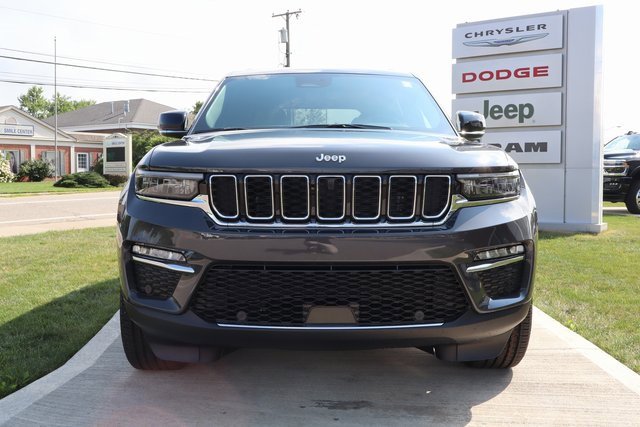 New 2025 Jeep Grand Cherokee Limited w/ Luxury Tech Group II image 5