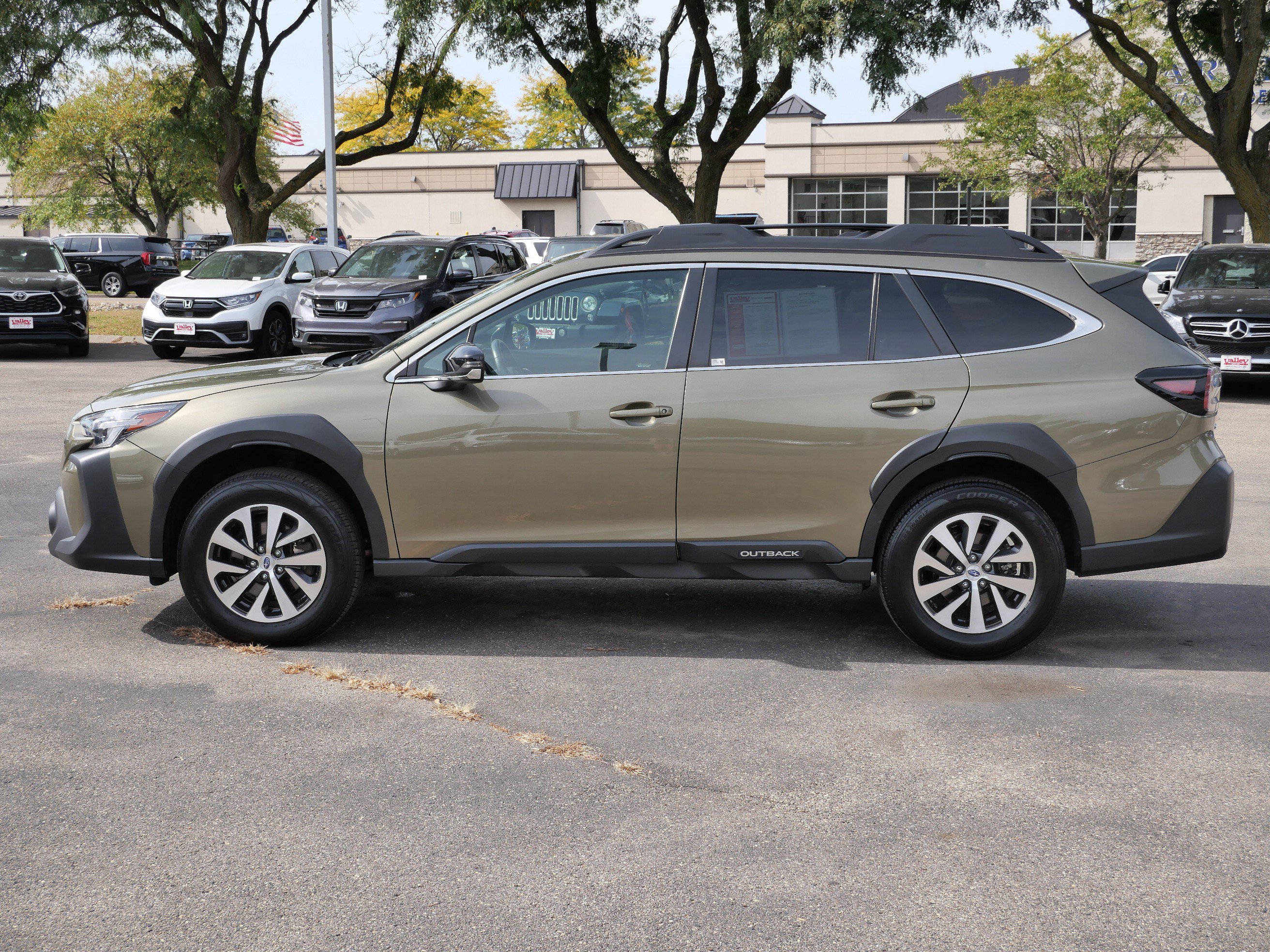Used 2024 Subaru Outback Premium image 5
