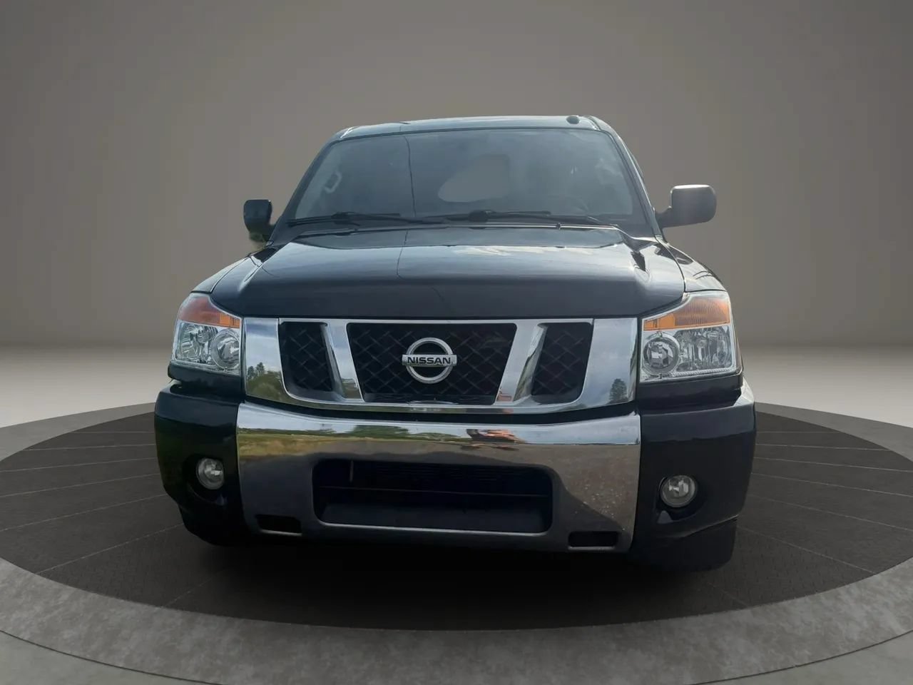 Used 2015 Nissan Titan SV w/ SV Value Truck Package RWD image 3