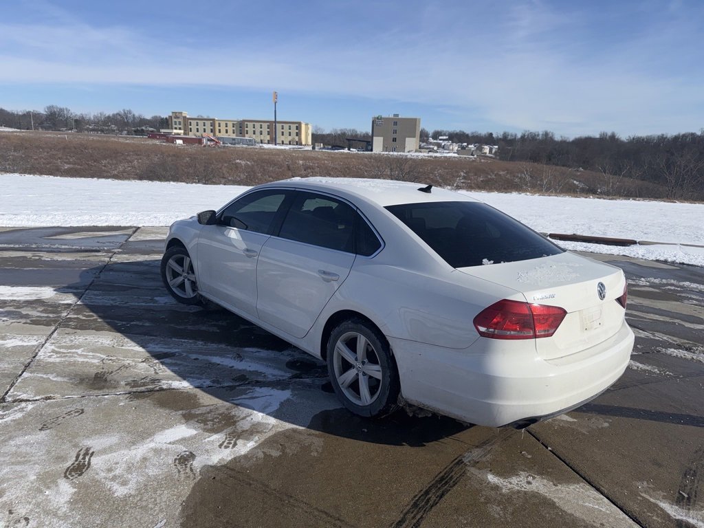 Used 2015 Volkswagen Passat 1.8T Limited Edition image 3
