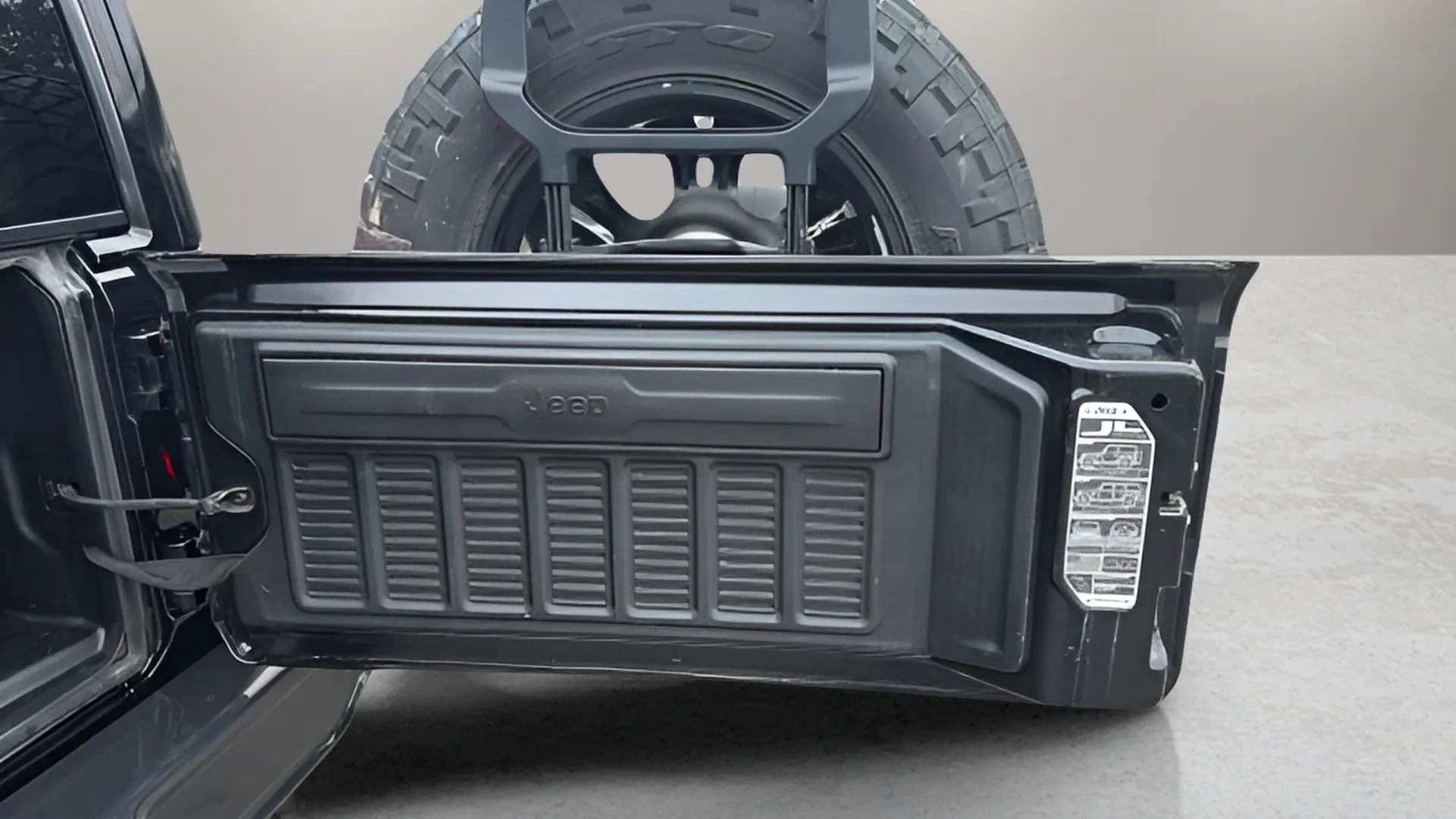 Used 2018 Jeep Wrangler Unlimited Rubicon image 28