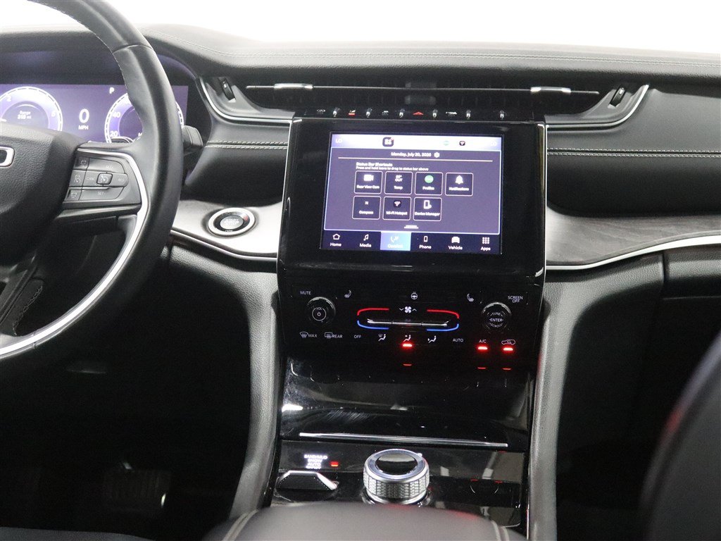 Used 2022 Jeep Grand Cherokee L Limited AWD/4WD image 27