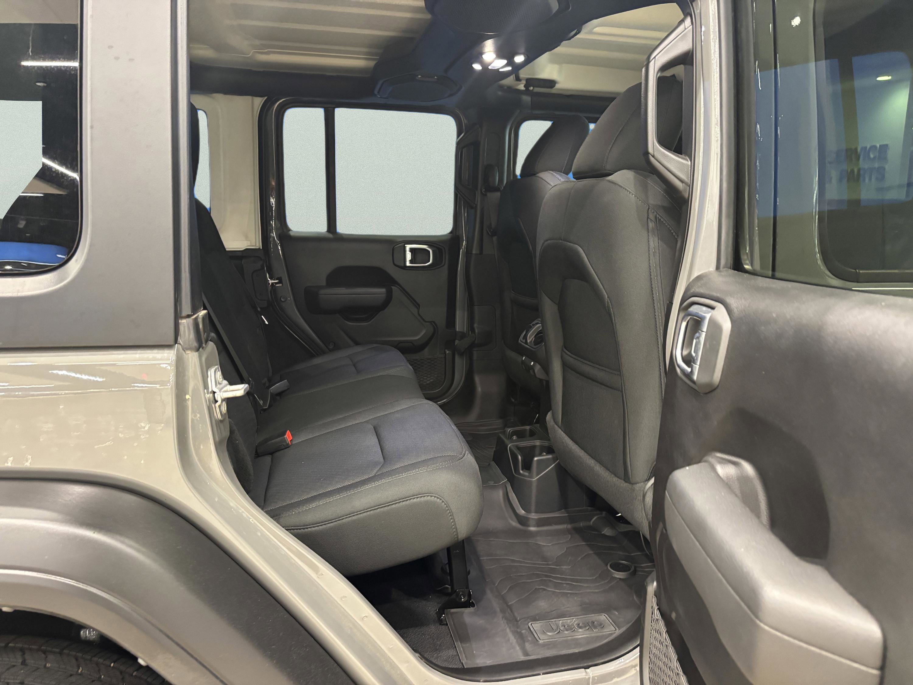 Used 2022 Jeep Wrangler Unlimited Sport AWD/4WD image 15
