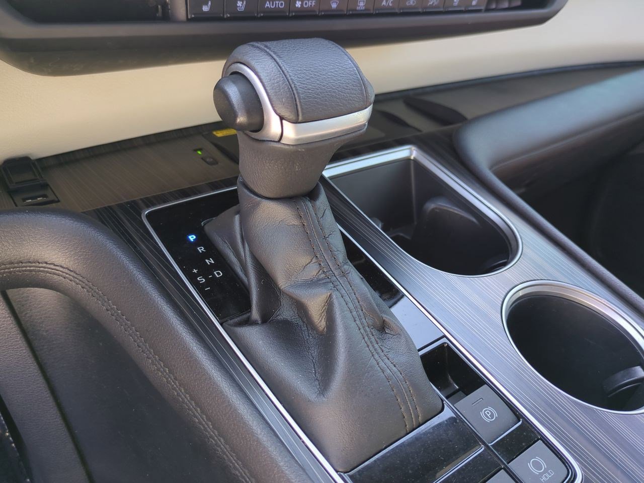 Used 2022 Toyota Sienna Platinum image 29