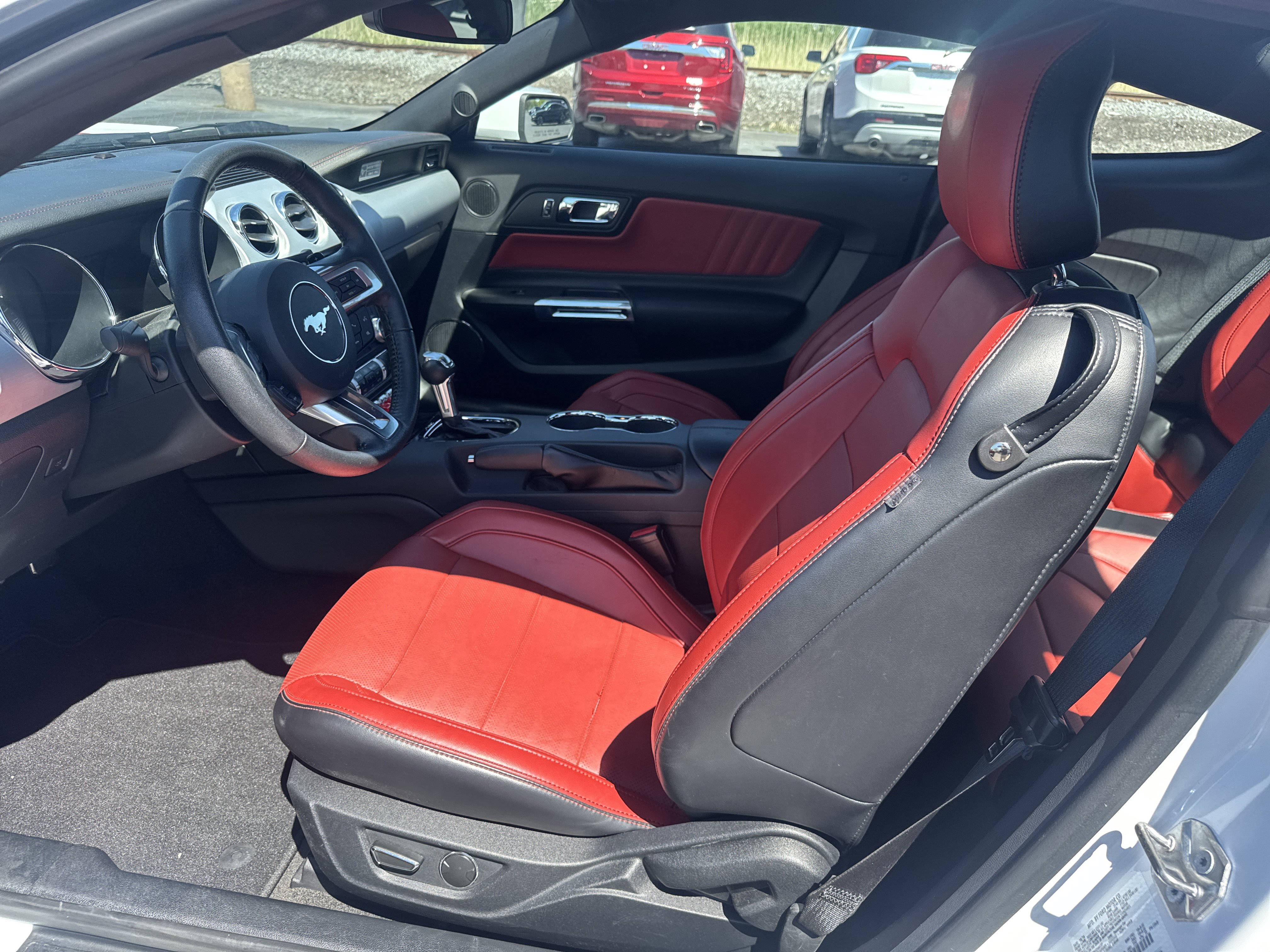 Used 2017 Ford Mustang GT Premium w/ Equipment Group 401A RWD image 12