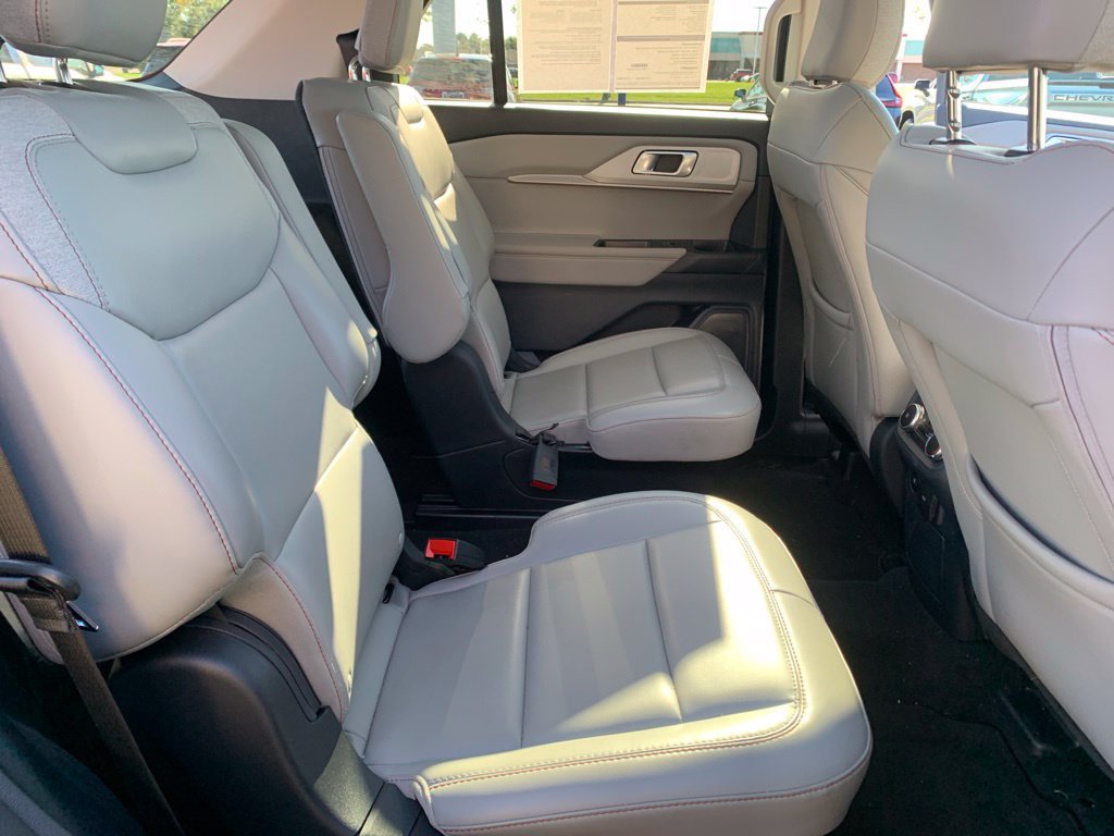 Certified 2026 Ford Explorer Active w/ Active Comfort Package AWD/4WD image 28