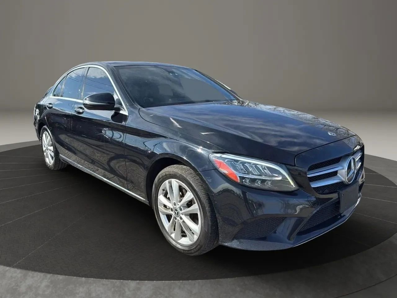 Used 2019 Mercedes-Benz C 300 4MATIC Sedan image 3