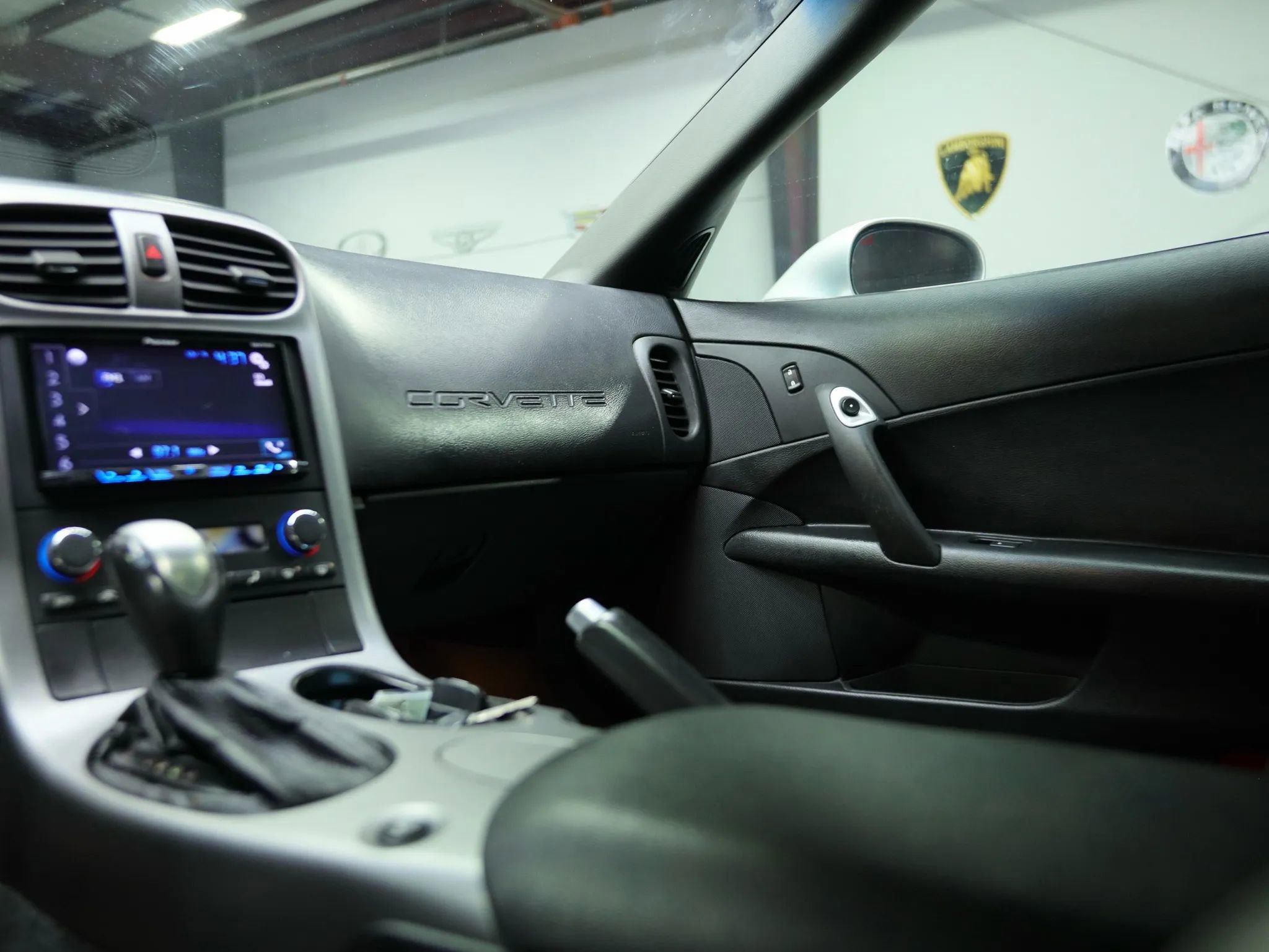 Used 2006 Chevrolet Corvette Coupe image 34