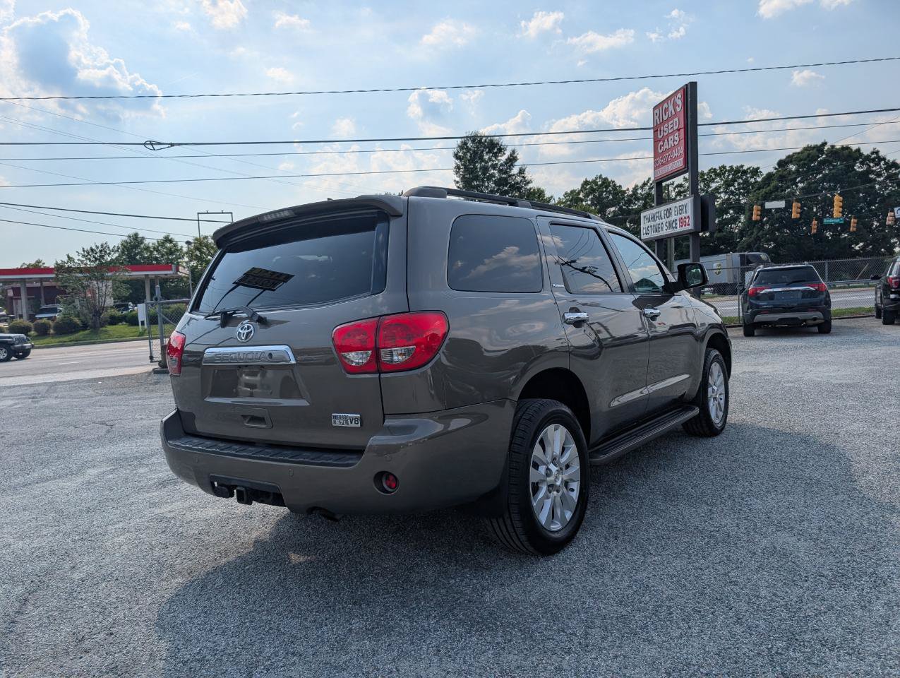 Used 2014 Toyota Sequoia Platinum AWD/4WD image 7