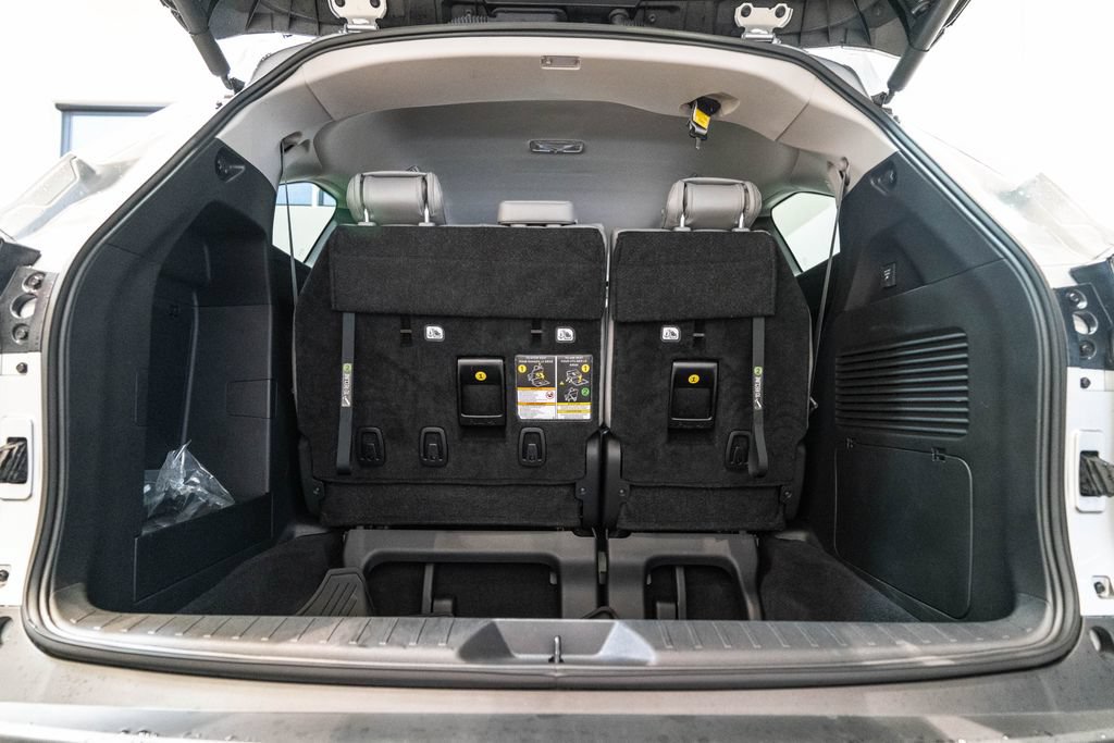 Certified 2025 Toyota Sienna XLE w/ XLE Plus Package FWD image 39