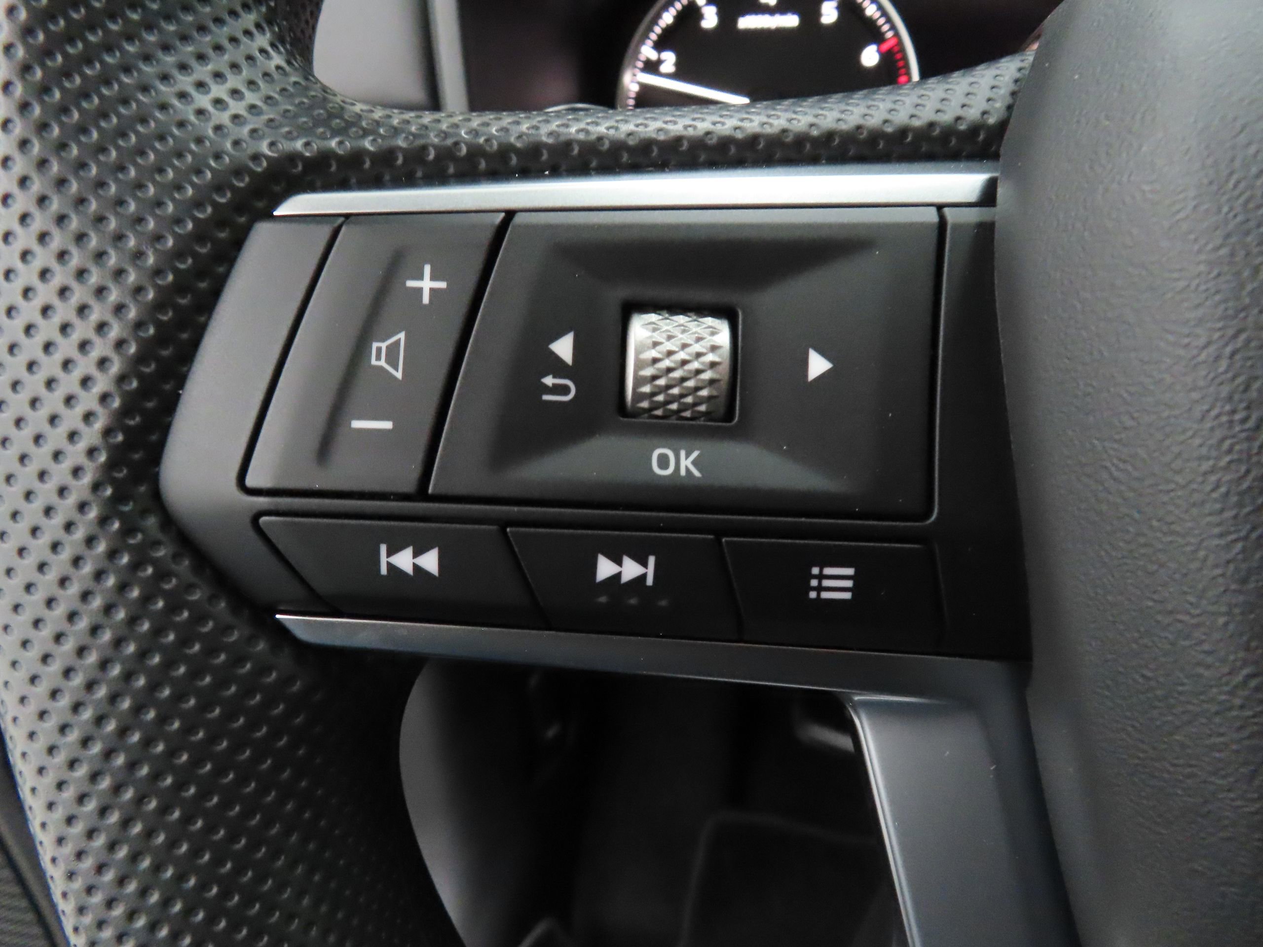 New 2026 Mitsubishi Outlander ES image 12