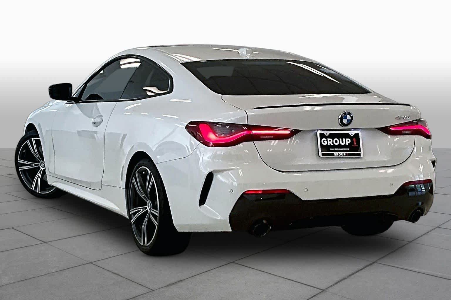 Used 2024 BMW 430i Coupe w/ M Sport Package RWD image 10