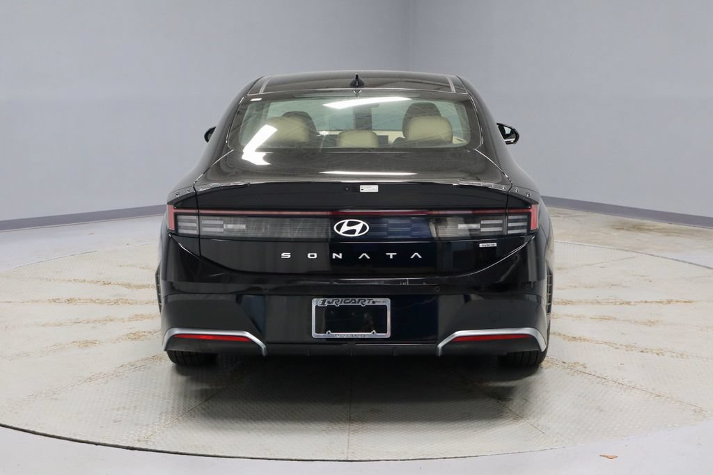 Used 2025 Hyundai Sonata Limited FWD image 17