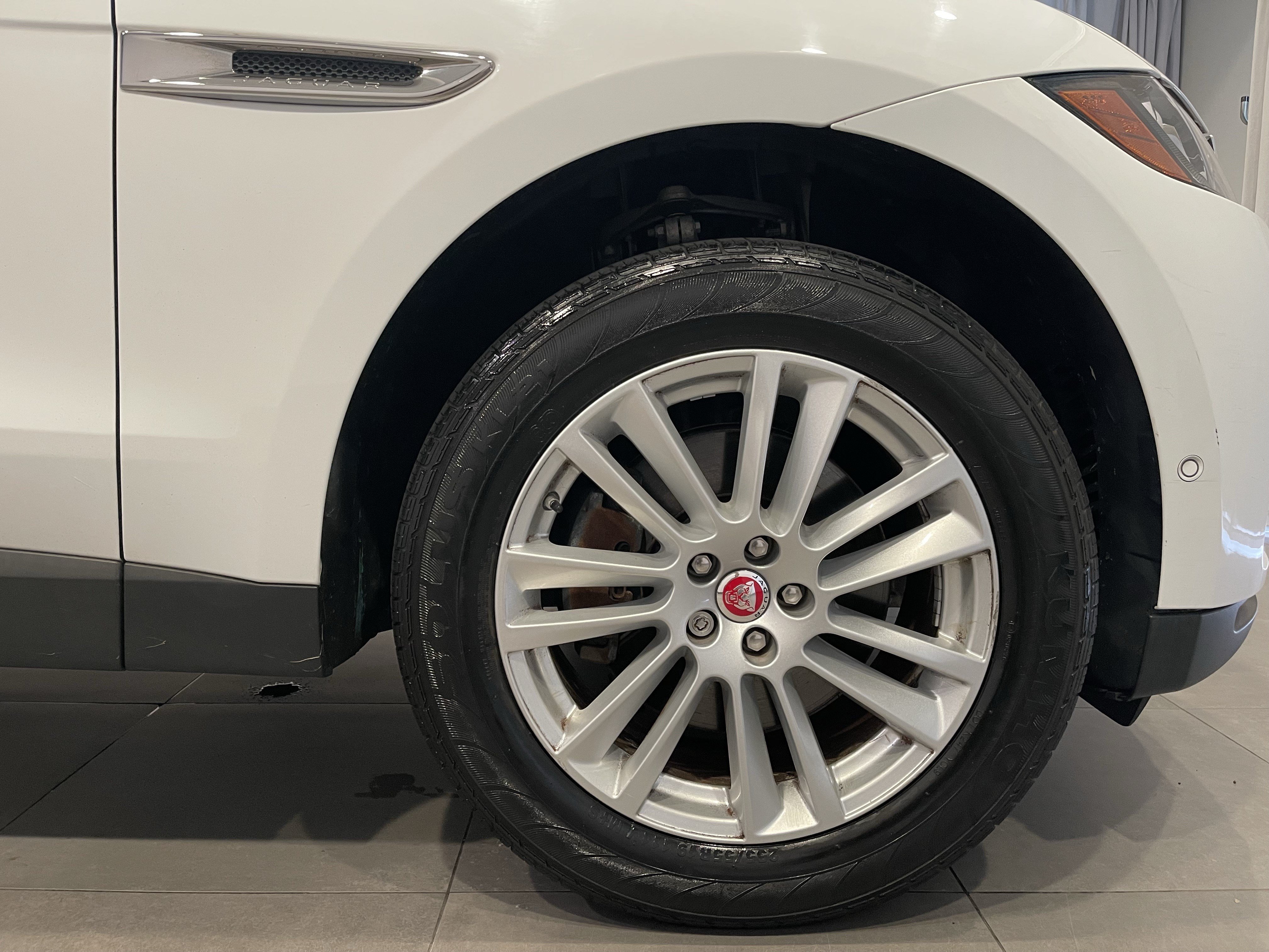 Used 2019 Jaguar F-PACE Prestige AWD/4WD image 10