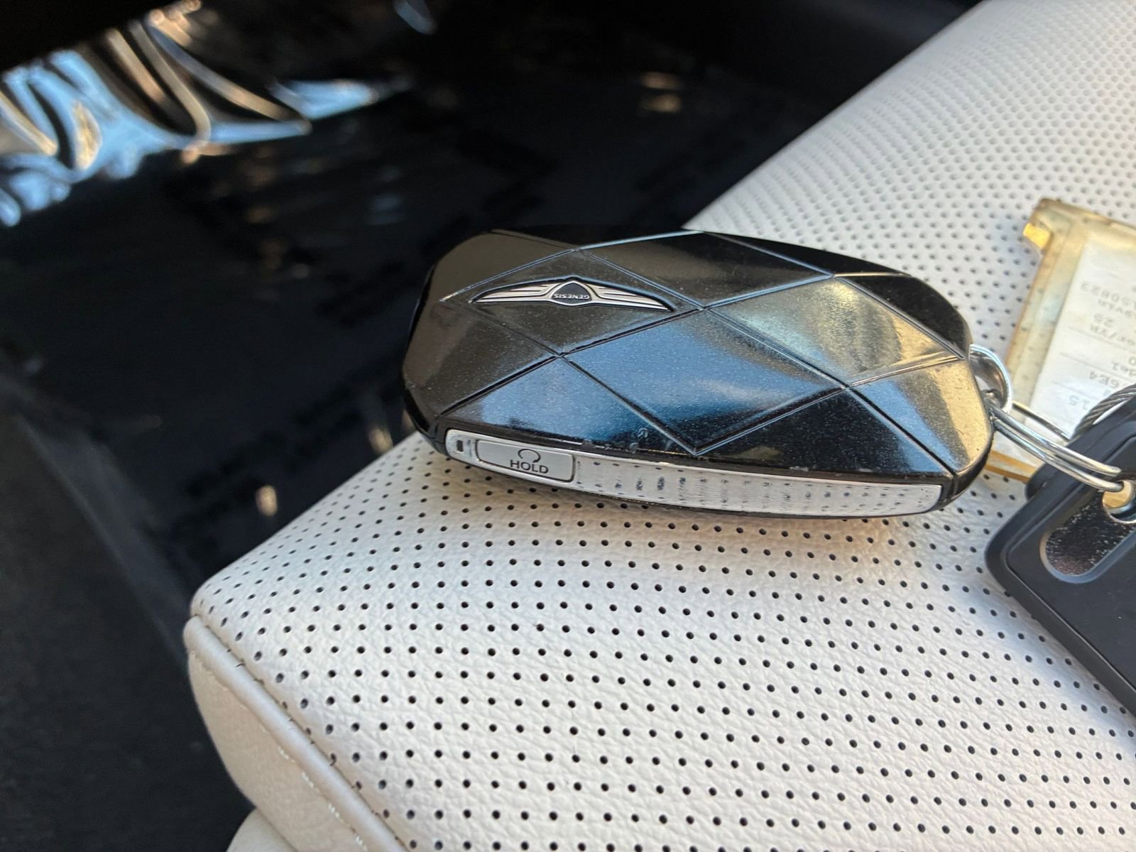 Used 2025 Genesis G70 2.5T image 28