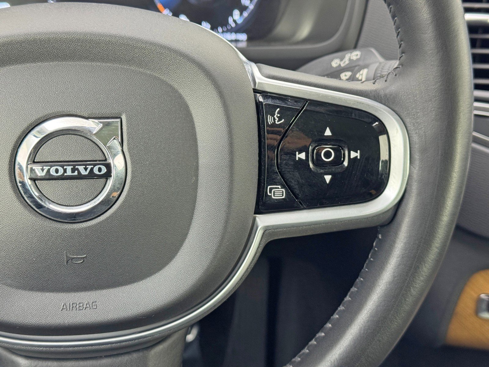 Used 2021 Volvo XC90 T8 Inscription Expression w/ Protection Package Premier AWD/4WD image 23