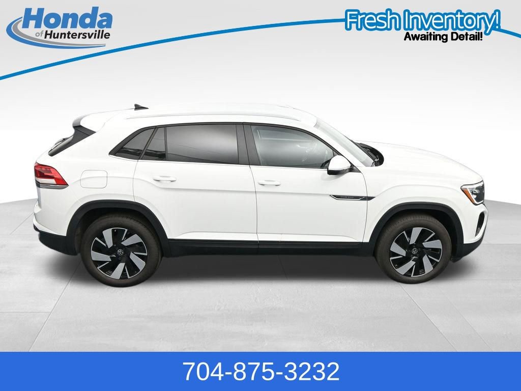 Used 2025 Volkswagen Atlas Cross Sport SE FWD image 37