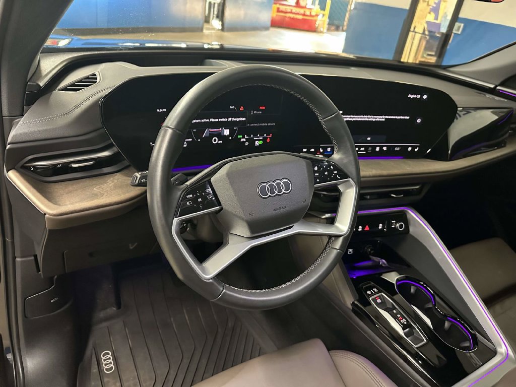 Used 2025 Audi Q5 Premium Plus w/ Premium Plus AWD/4WD image 16