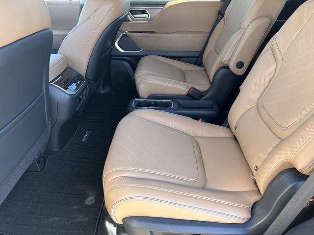 New 2027 INFINITI QX80 Luxe w/ Cargo Package AWD/4WD image 18