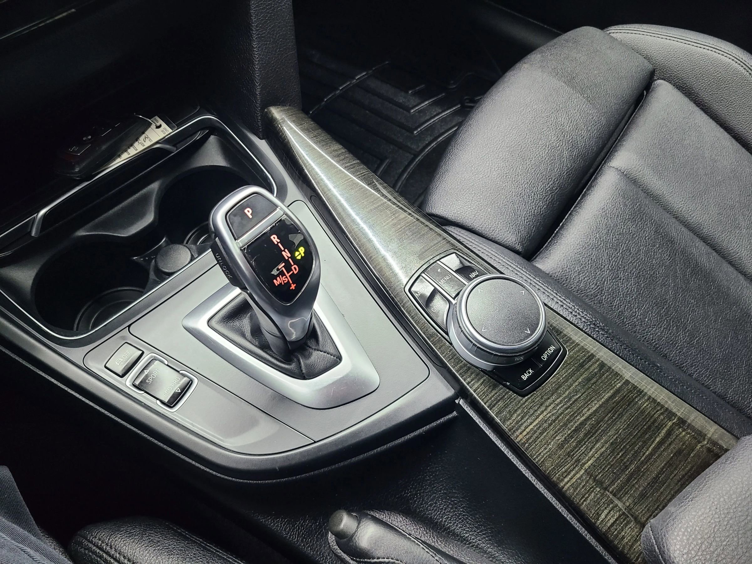 Used 2018 BMW 330i xDrive Sedan w/ Convenience Package image 35