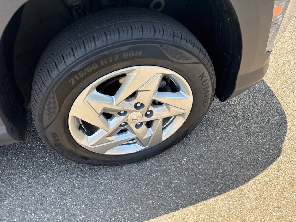 Certified 2025 Hyundai Kona SE AWD/4WD image 30