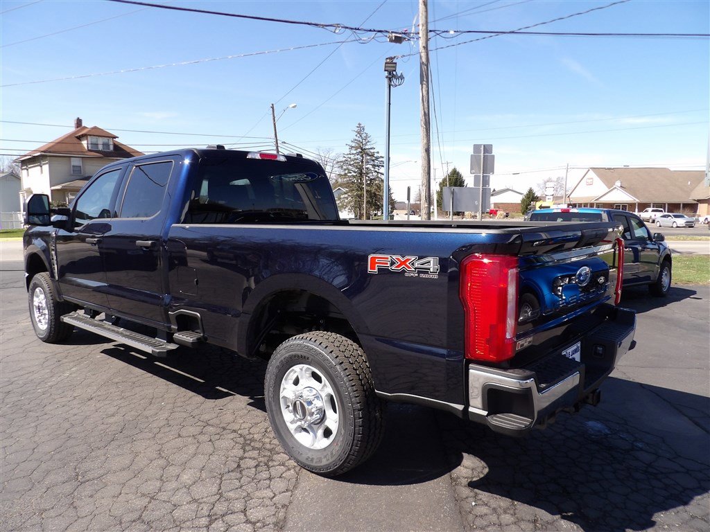 New 2025 Ford F350 XLT w/ FX4 Off-Road Package image 6