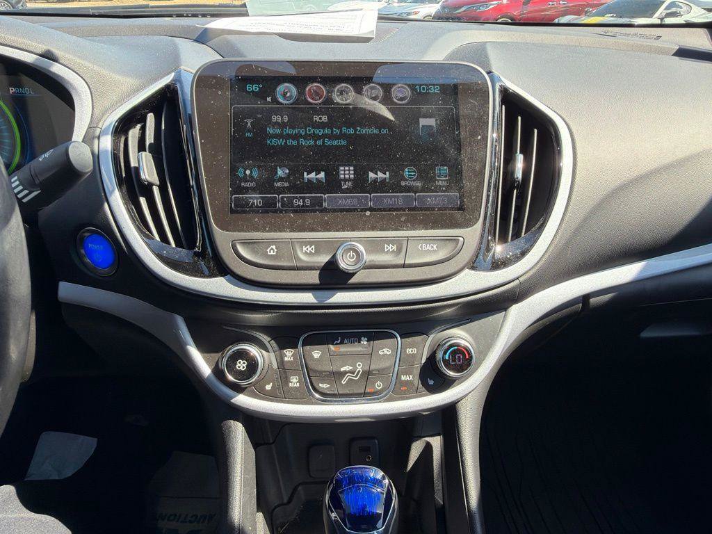 Used 2018 Chevrolet Volt LT w/ Comfort Package FWD image 17
