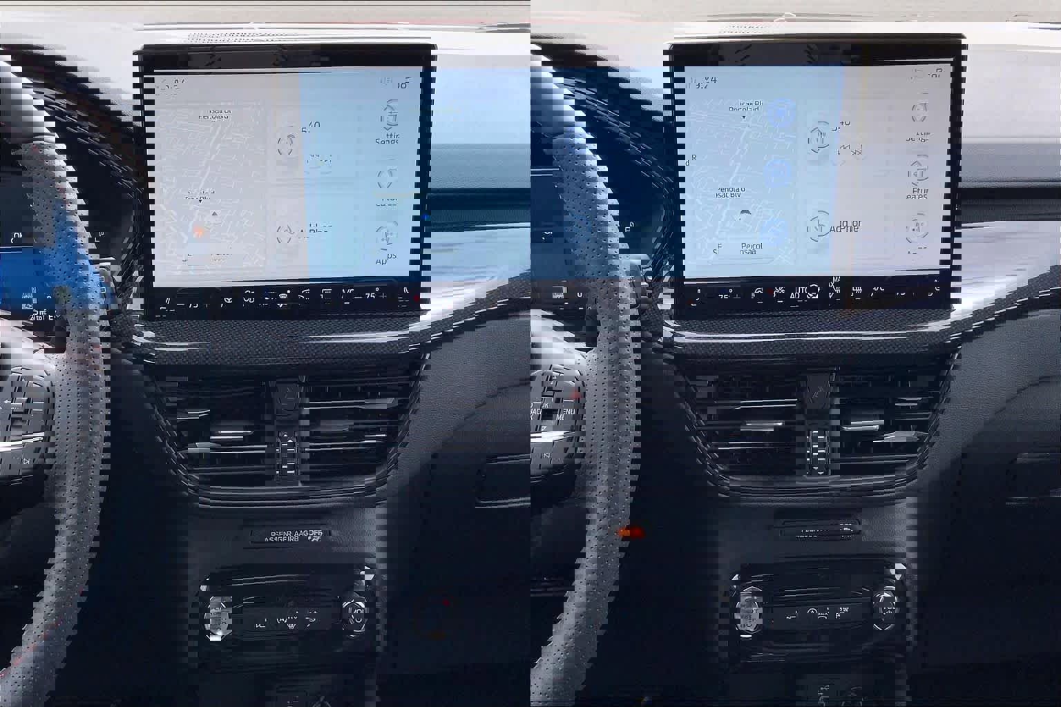 Certified 2025 Ford Escape ST-Line Select w/ Tech Pack #2 image 7