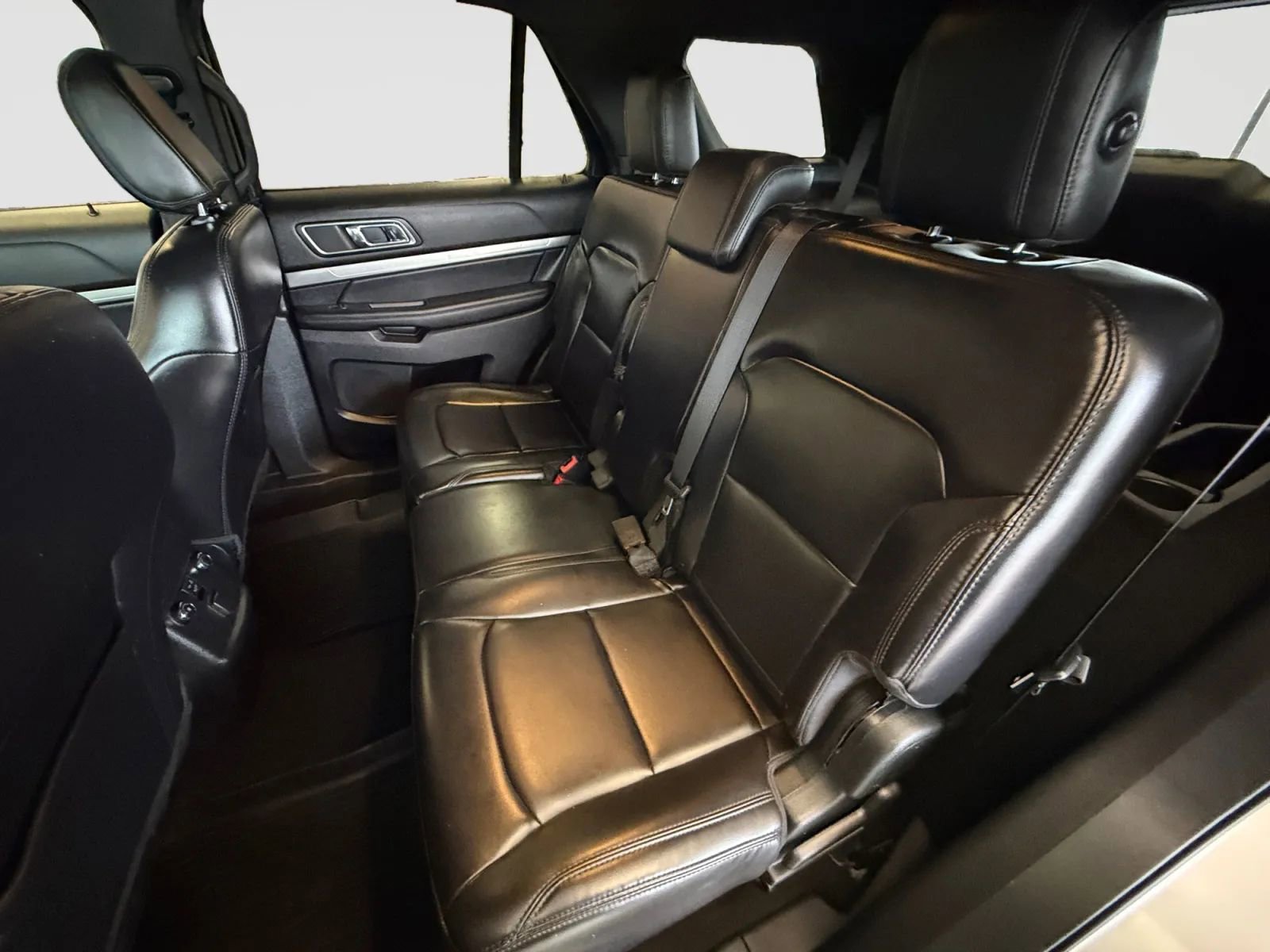 Used 2019 Ford Explorer XLT w/ Equipment Group 202A image 51