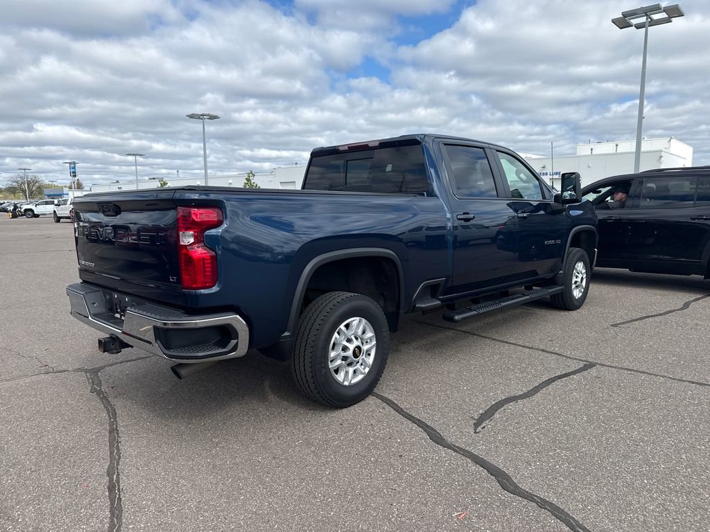 Used 2022 Chevrolet Silverado 2500 LT w/ Convenience Package AWD/4WD image 3