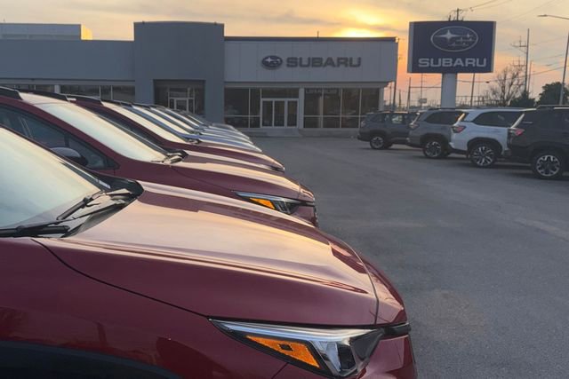 Used 2019 Subaru Outback 2.5i Touring w/ Popular Package #3A AWD/4WD image 2