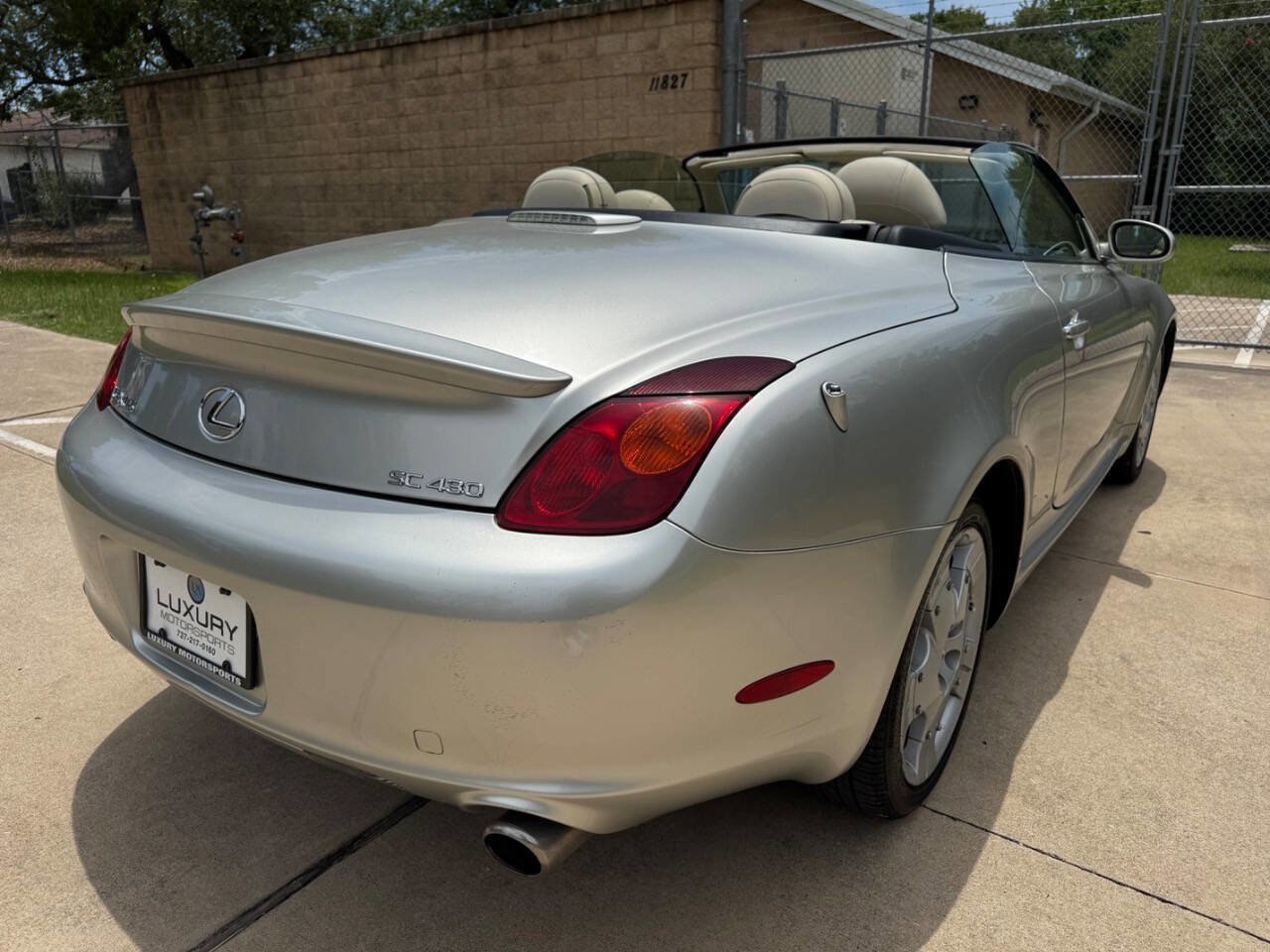 Used 2005 Lexus SC 430 Convertible RWD image 12