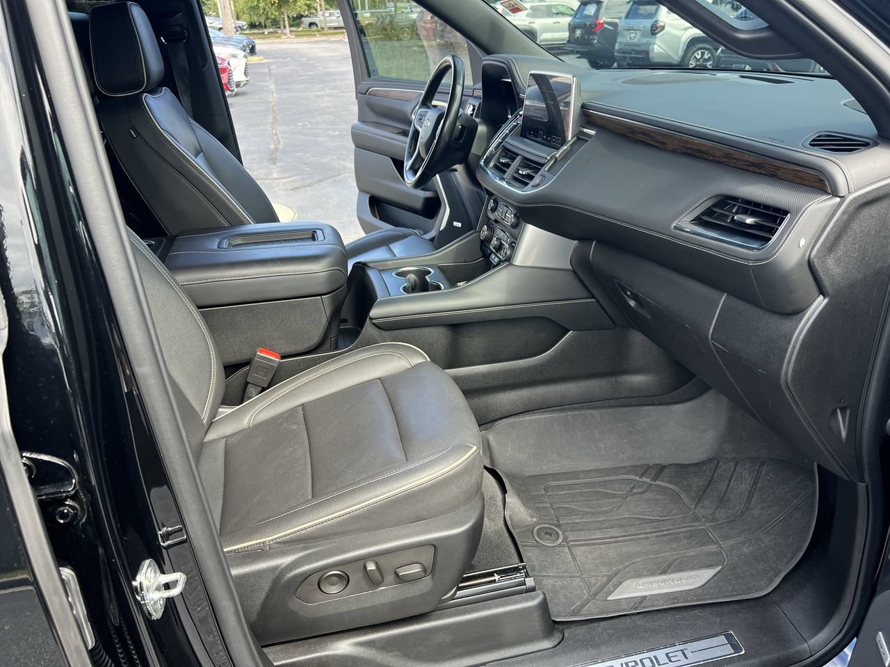 Used 2023 Chevrolet Tahoe Premier AWD/4WD image 35