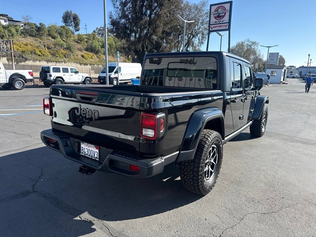 Certified 2023 Jeep Gladiator Sport AWD/4WD image 7