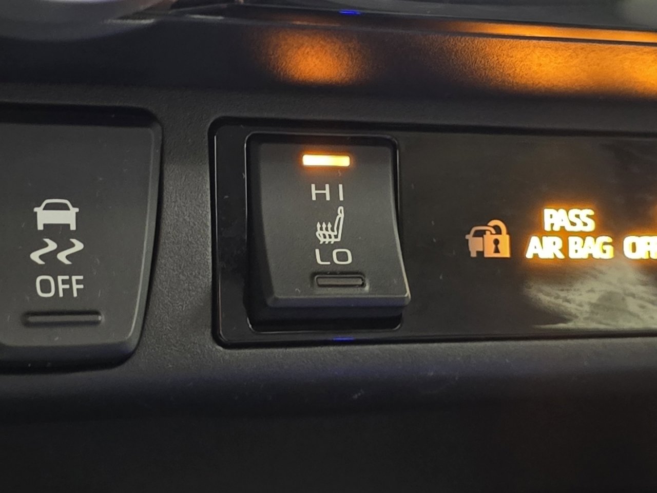 Certified 2025 Toyota RAV4 XLE w/ Convenience Package image 9