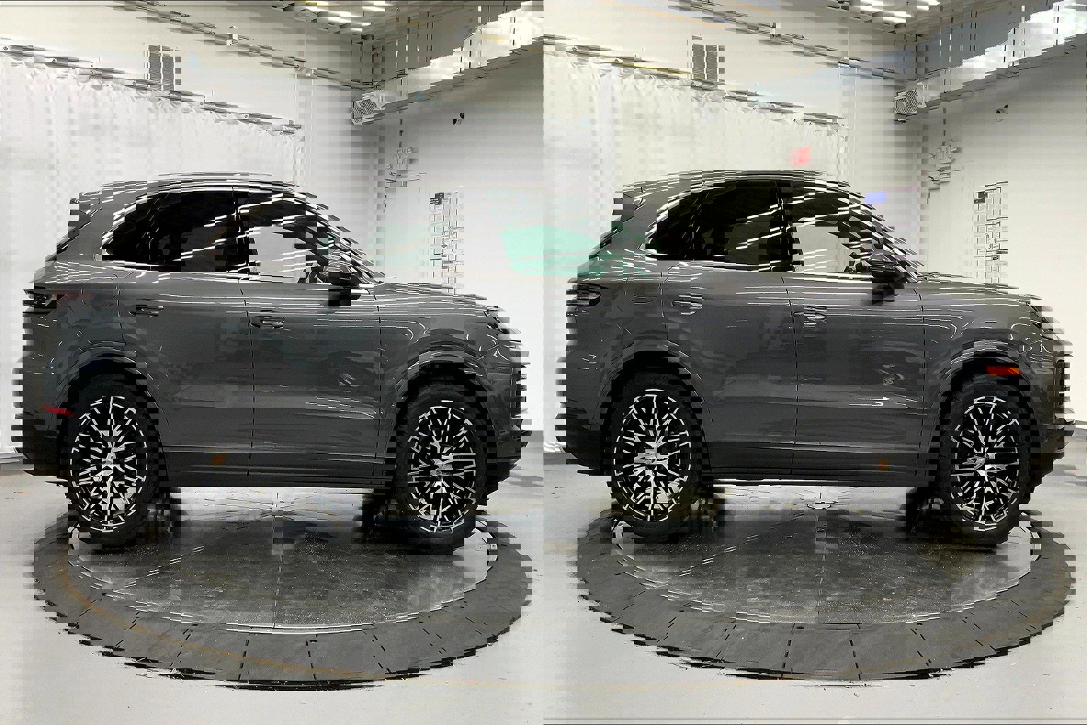 New 2025 Porsche Cayenne image 7