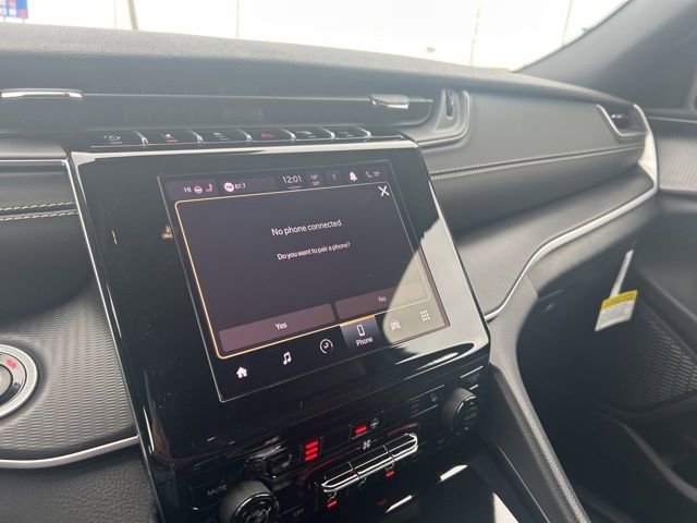 New 2025 Jeep Grand Cherokee L Altitude image 39