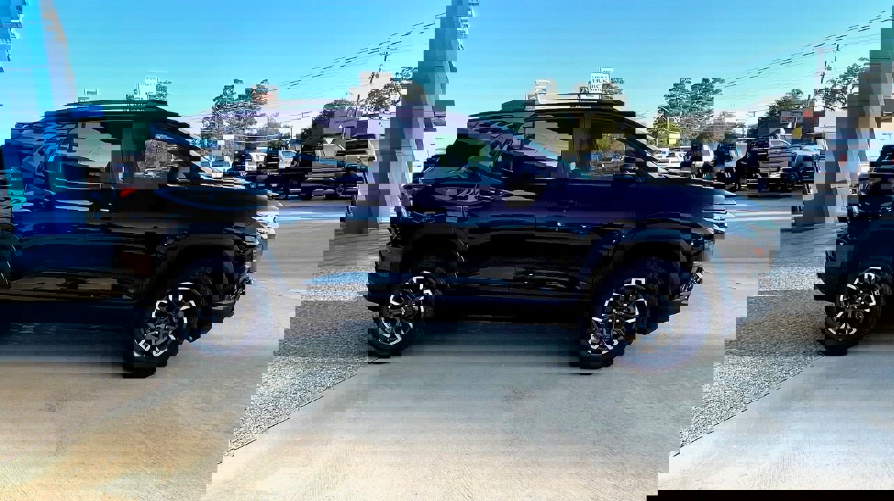 New 2026 Chevrolet Equinox ACTIV image 2