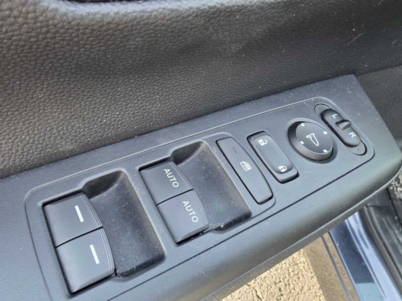 Used 2023 Honda CR-V EX image 24