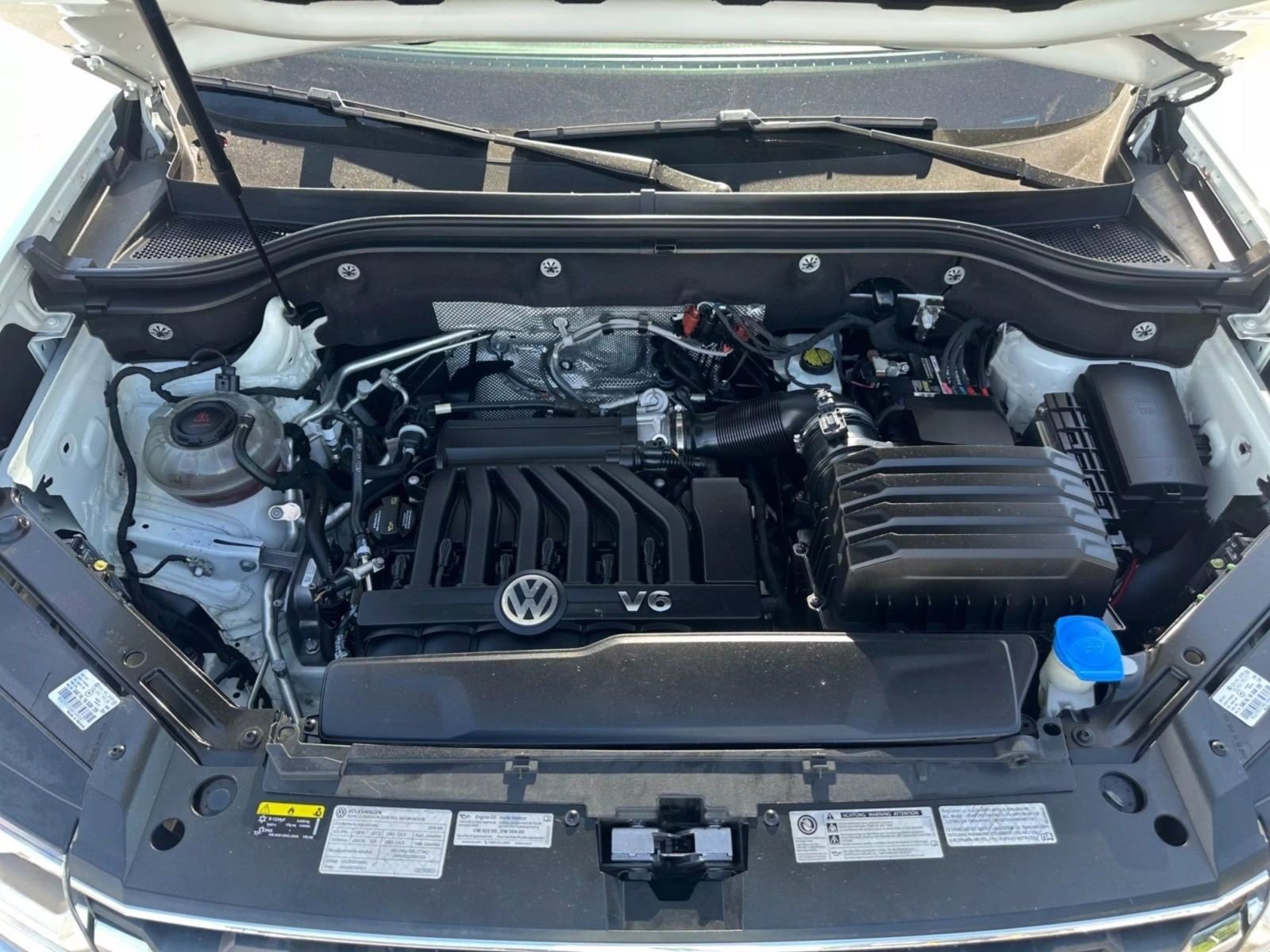 Used 2018 Volkswagen Atlas SEL w/ R-Line Package image 23