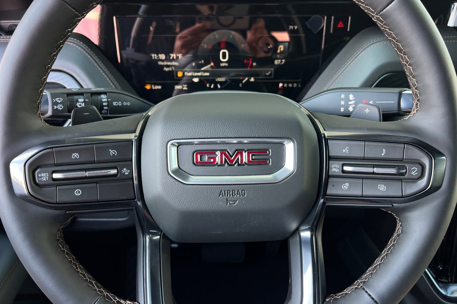 New 2026 GMC Yukon XL AT4 image 24