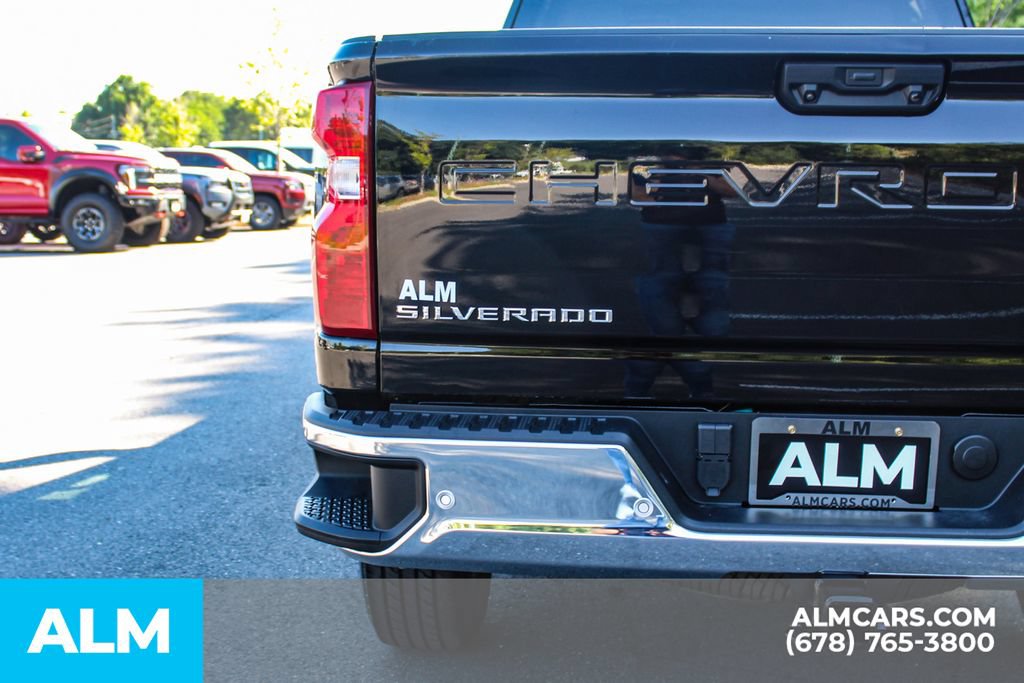 Used 2025 Chevrolet Silverado 3500 LT w/ Safety Package AWD/4WD image 12