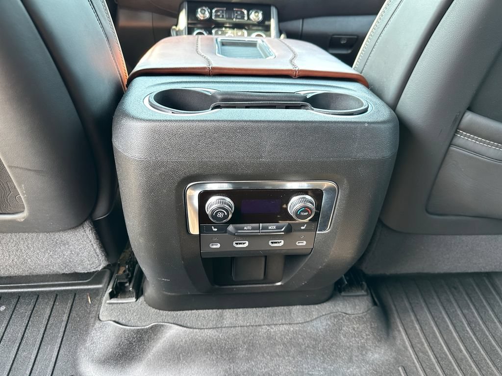 Used 2024 GMC Yukon XL Denali Ultimate AWD/4WD image 19