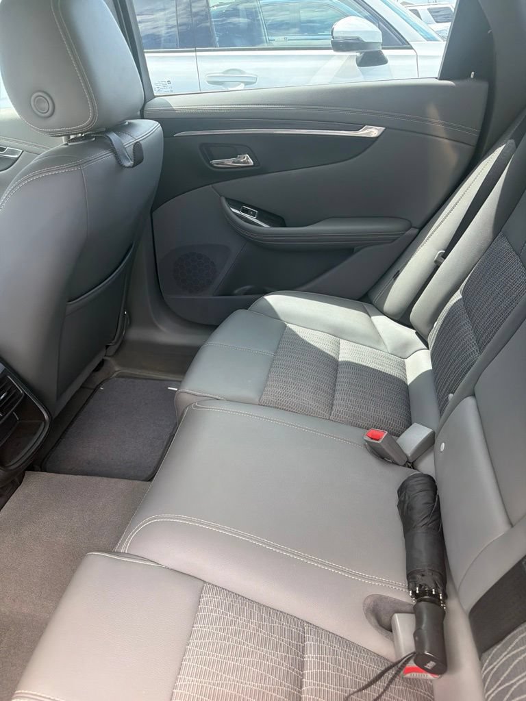 Used 2018 Chevrolet Impala LT FWD image 3
