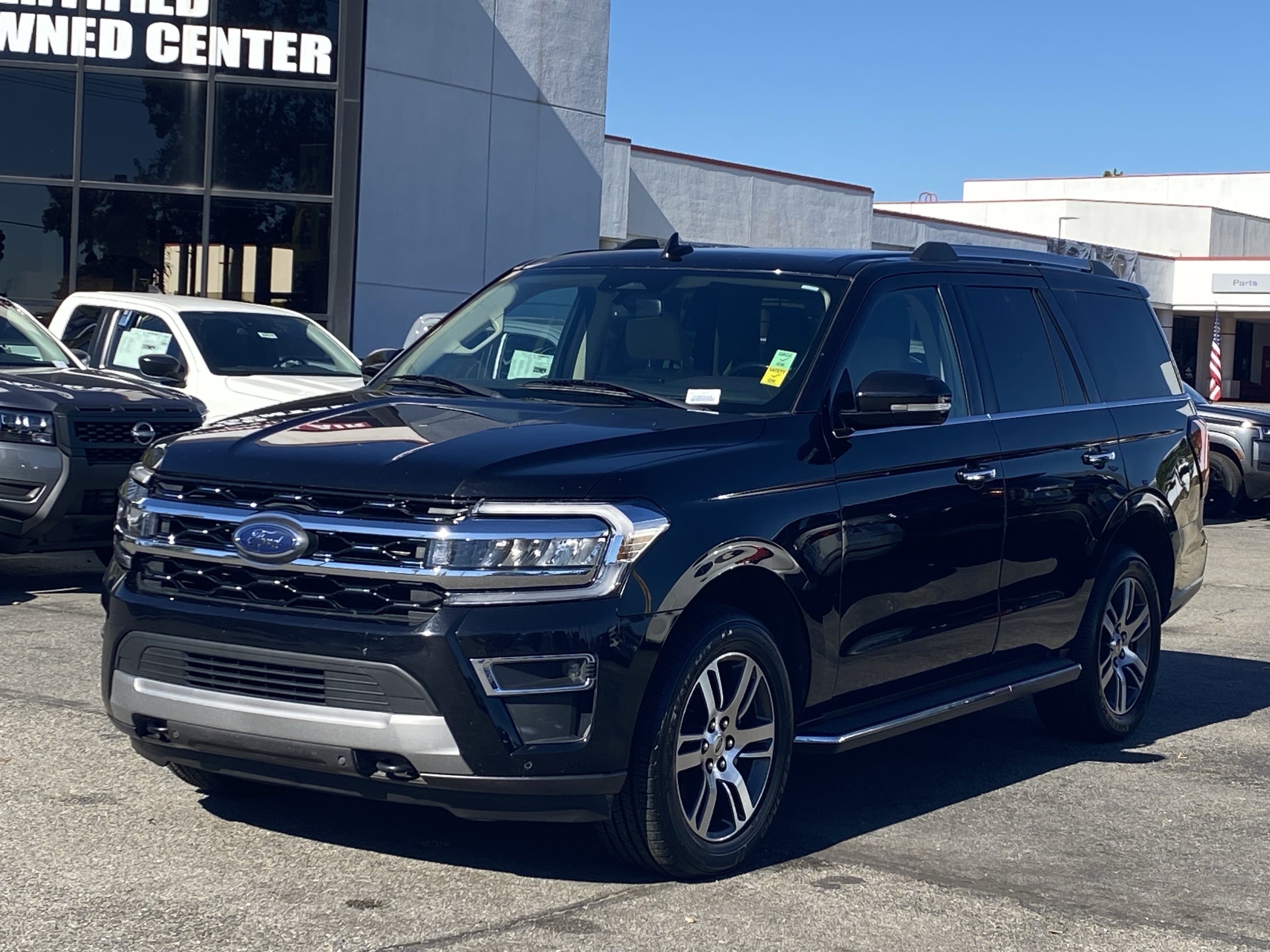 Used 2022 Ford Expedition Limited image 7