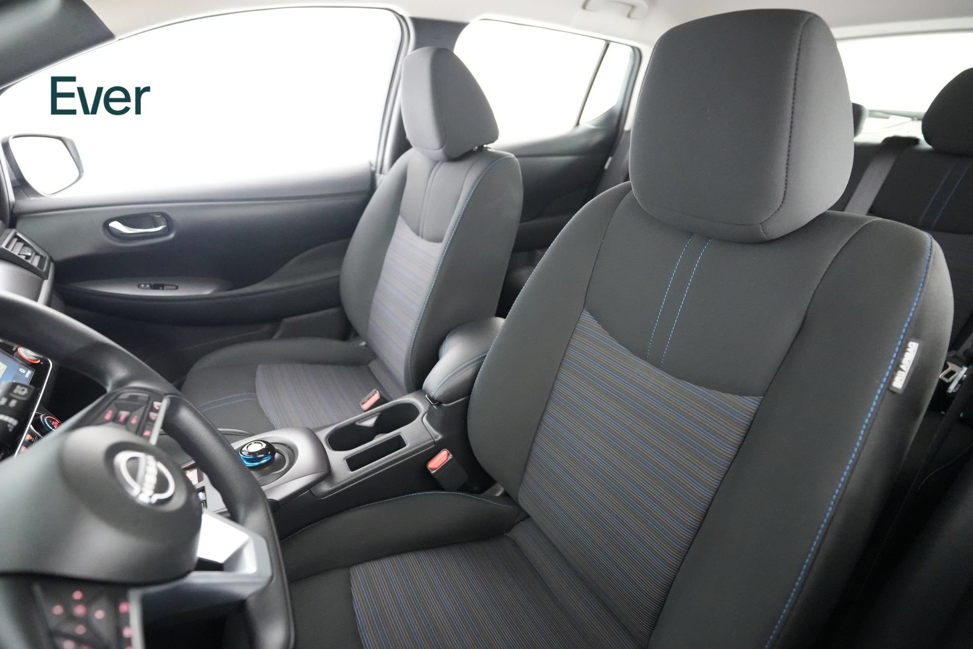 Used 2025 Nissan Leaf S FWD image 4