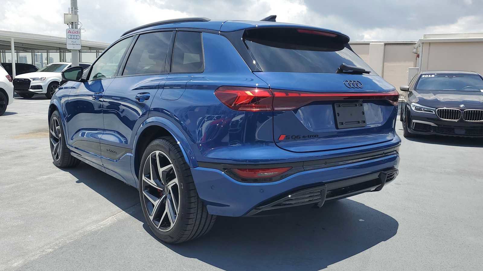New 2027 Audi SQ6 e-tron Premium Plus AWD/4WD image 4